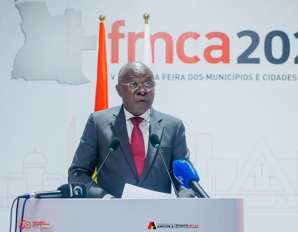 GOVERNADOR ADMITE QUE FEIRA DE MUNICÍPIOS E CIDADES AQUECE A ECONOMIA NACIONAL