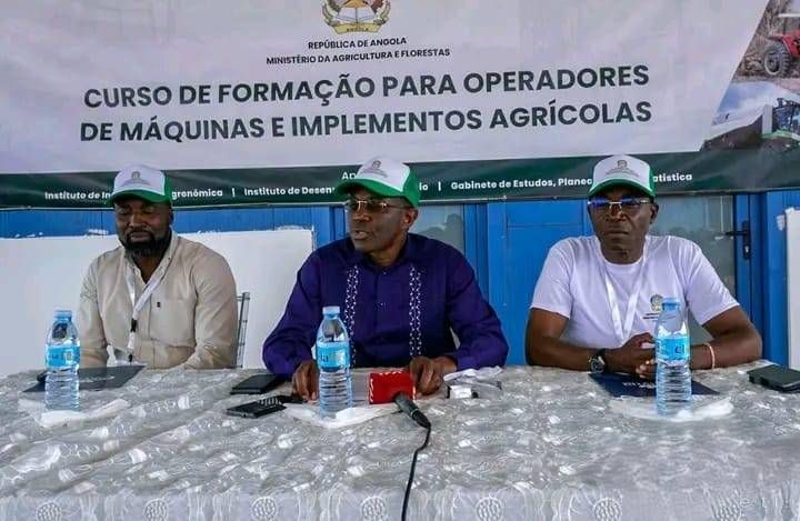 CURSO PARA OPERADORES DE MÁQUINAS E IMPLEMENTOS AGRÍCOLAS ABERTO EM LUANDA 