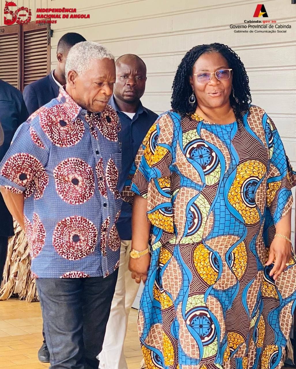 GOVERNADORA PROVINCIAL SUZANA ABREU RECEBE EM AUDIÊNCIA O RENOMADO MÚSICO SAM MANGWANA QUE ESTÁ EM CABINDA PARA APRESENTAÇÃO DO PROJECTO “GERAÇÃO DO MEU BERÇO” DO MÚSICO HENRIQUE SOZINHO