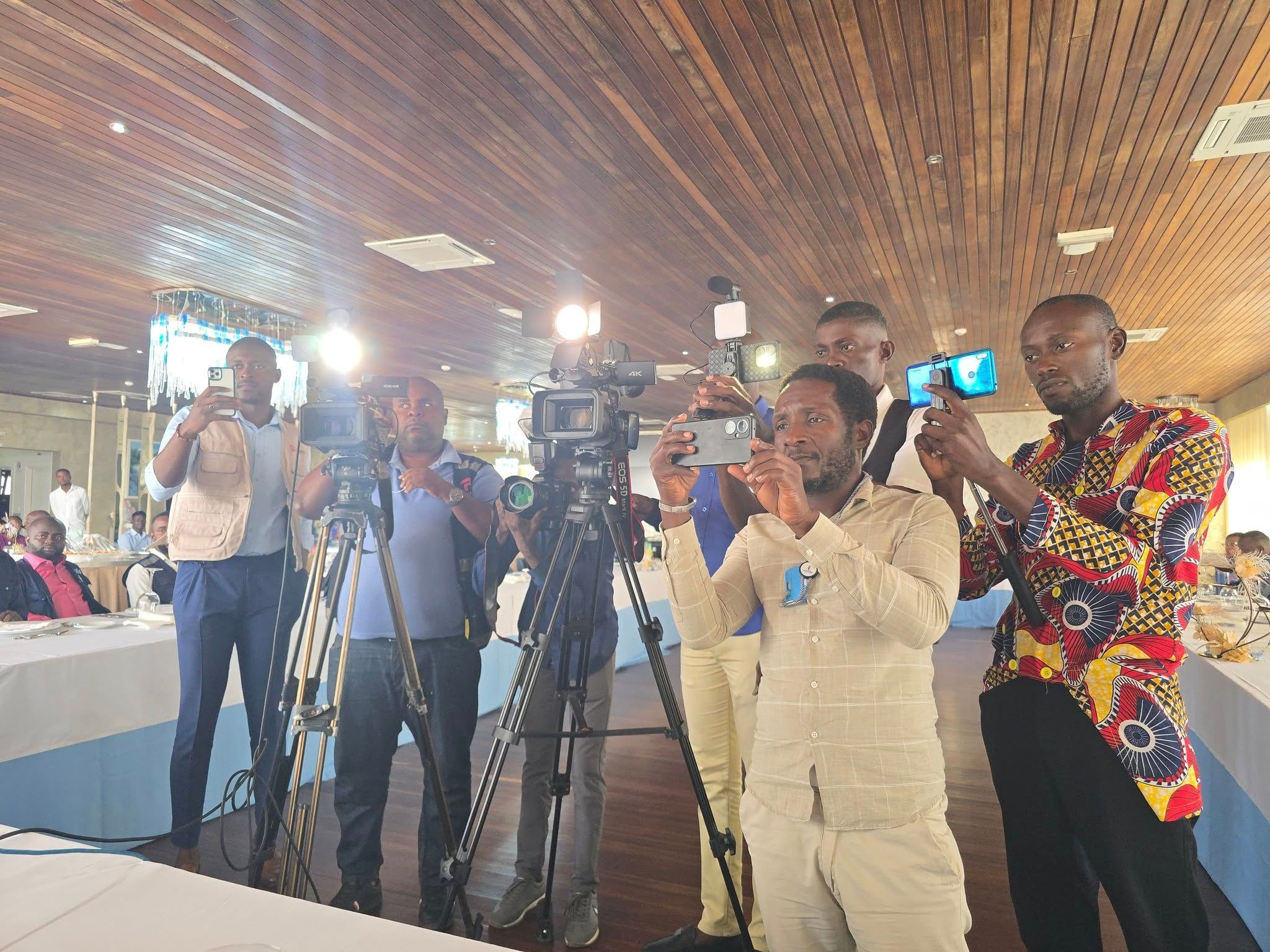 JORNALISTAS INFLUENCIADORES E GESTORES DE PORTAIS UNIDOS EM TORNO DA EXPO-CABINDA 2025