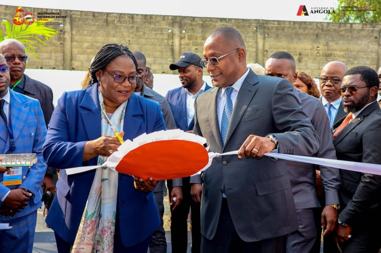 EXPO-CABINDA 2025: GOVERNADORA PROVINCIAL SUZANA ABREU E SECRETÁRIO DE ESTADO PARA A INDÚSTRIA INAUGURAM A MAIOR MONTRA DE NEGÓCIOS DA PROVÍNCIA