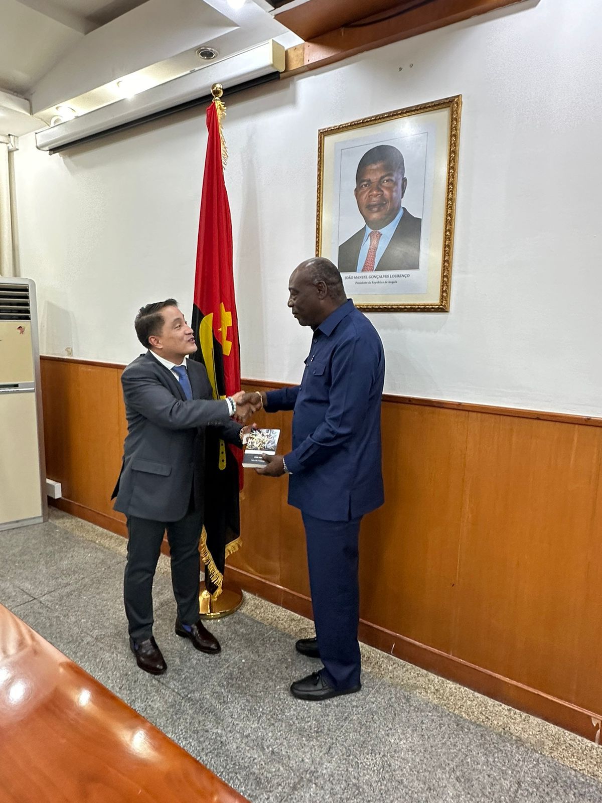 EMBAIXADOR DAS FILIPINAS MOSTRA INTERESSE EM COOPERAR COM ANGOLA NO DOMÍNIO DA AGRICULTURA