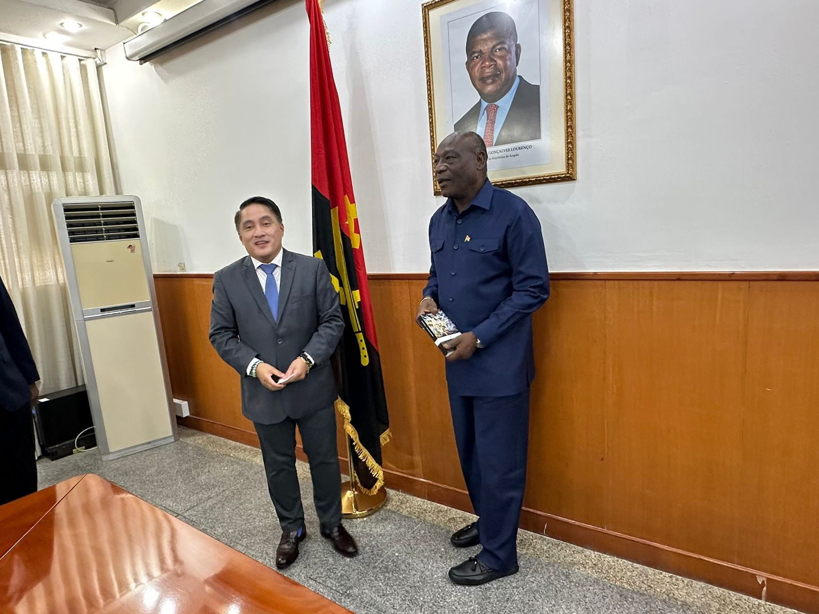 EMBAIXADOR DAS FILIPINAS MOSTRA INTERESSE EM COOPERAR COM ANGOLA NO DOMÍNIO DA AGRICULTURA